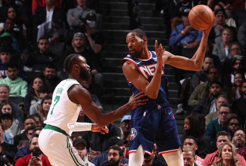 边后卫回撤 边后卫回撤